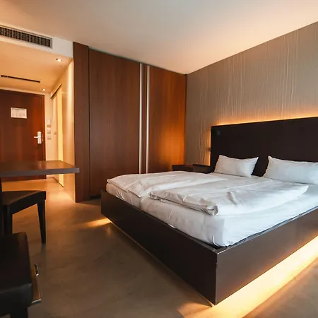 Hotel Boardinghouse
