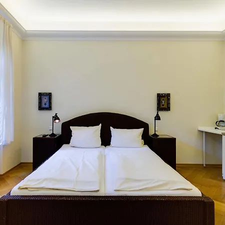 Boardinghouse Hotel