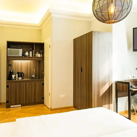Boardinghouse 3*
