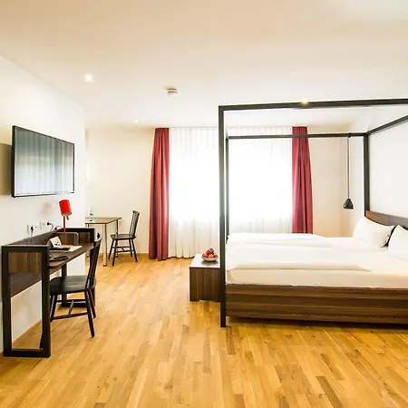 Hotel Boardinghouse