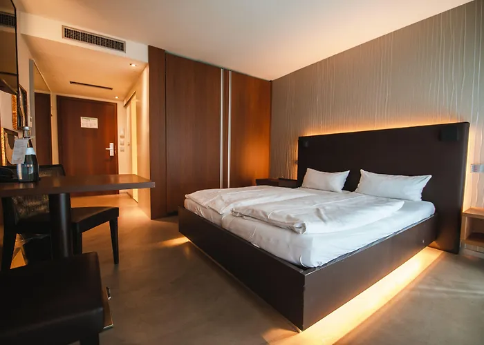 酒店 Boardinghouse