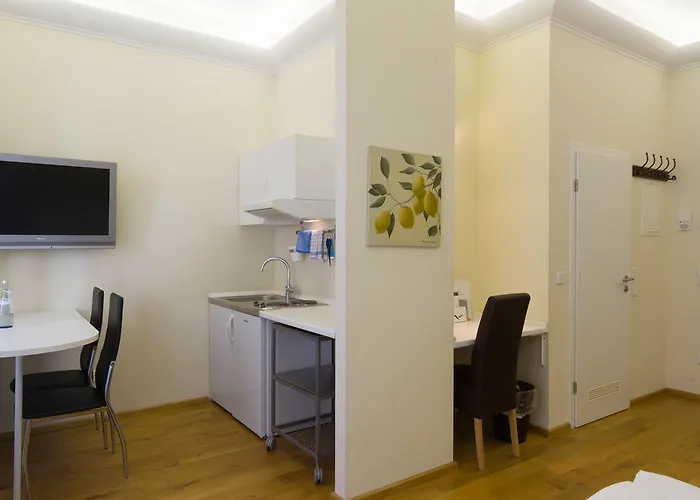 酒店 Boardinghouse