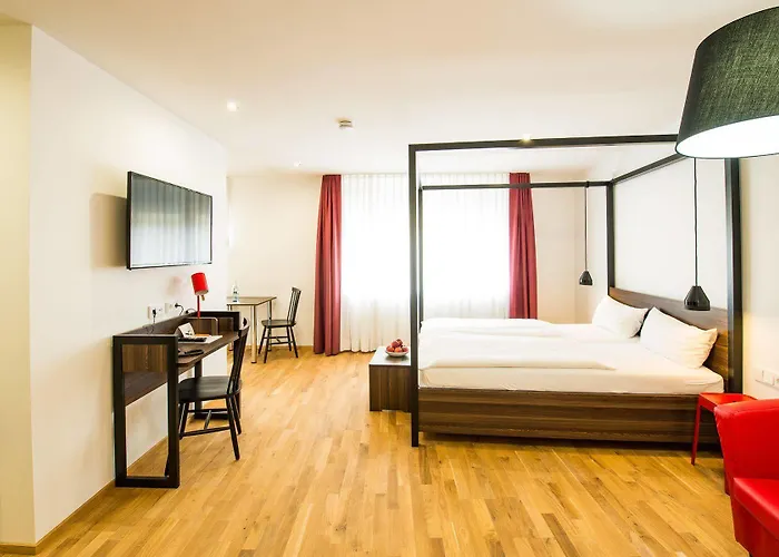 酒店 Boardinghouse